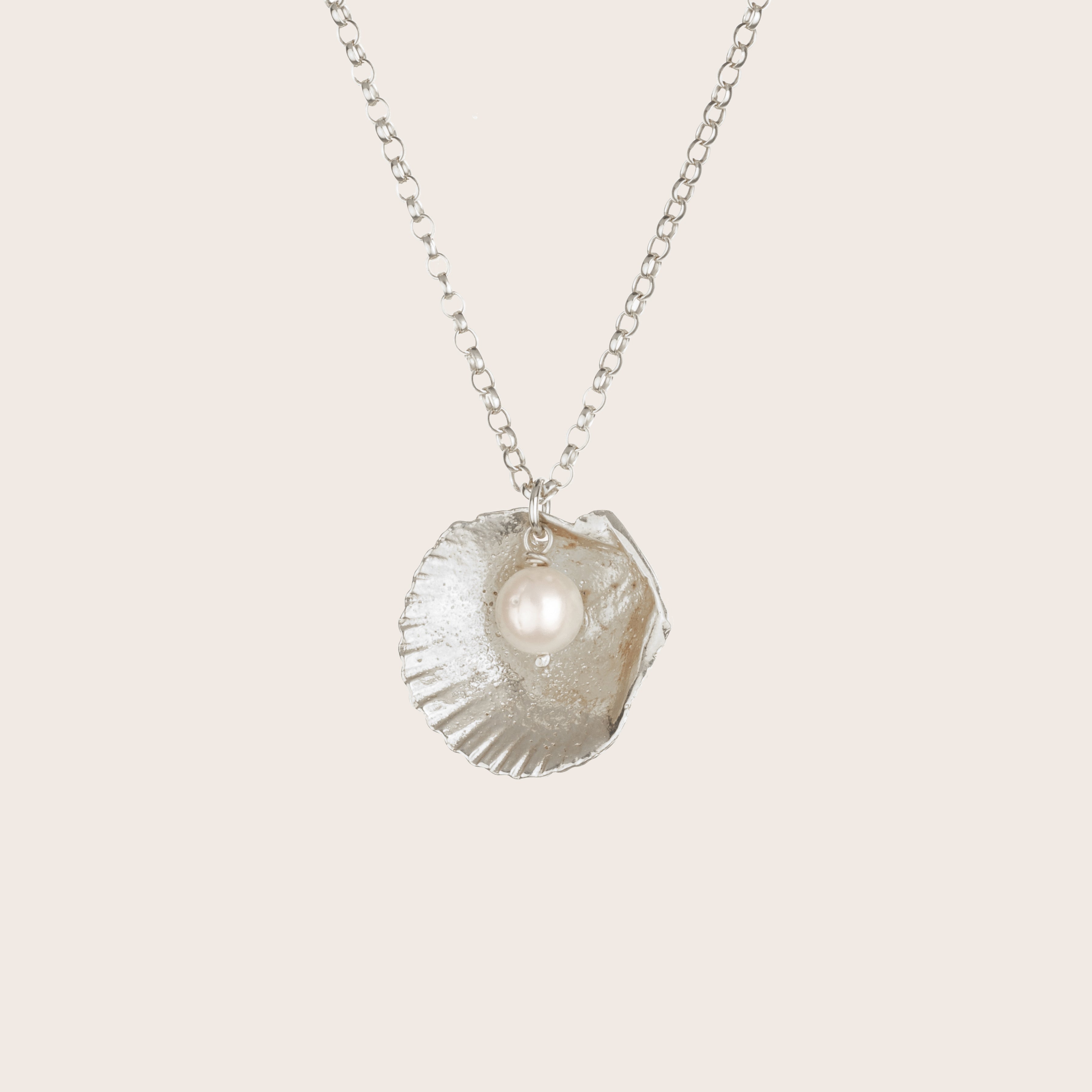 Saba Shell with Pearl Necklace - harryrockslondon
